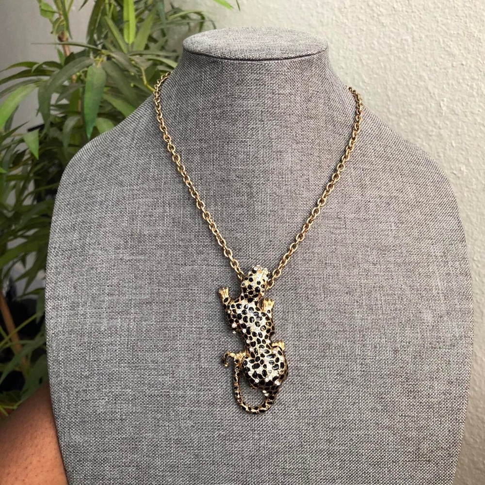 Vintage Streetwear Rhinestone Crouching Leopard Cheetah Big Cat Pendant Necklace